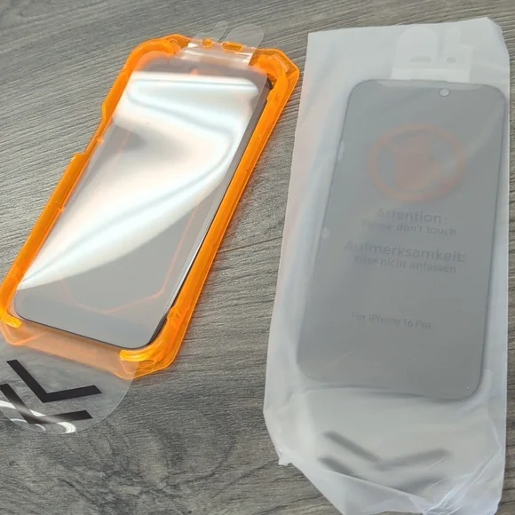 UniqueMe iPhone 16 Pro Max Privacy Screen Protectors - Picture 3 of 3